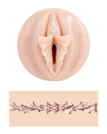 Zbliżenie na otwór waginalny masturbatora Fleshlight Lilith Fukumoto oraz przekrój wewnętrznej tekstury Shokushu.