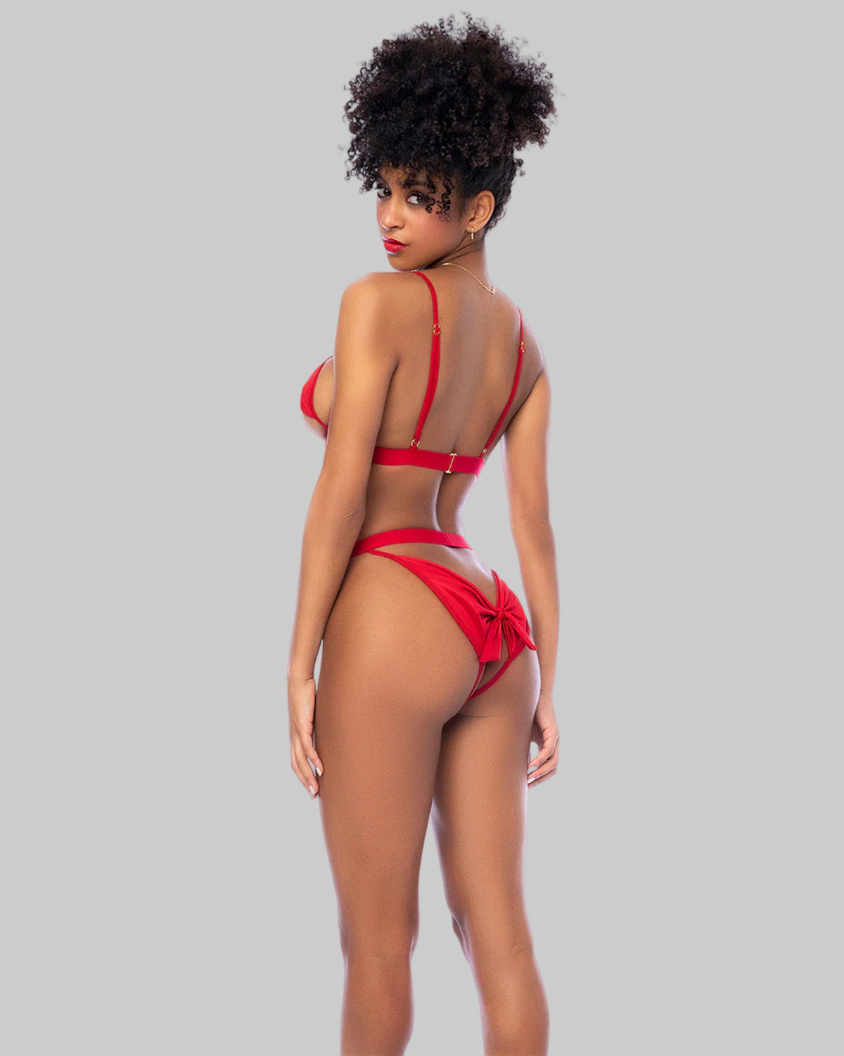 Komplet bielizny Mapalé 8901 - widok z tyłu, stringi z dużą satynową kokardą i regulowane ramiączka - czerwony