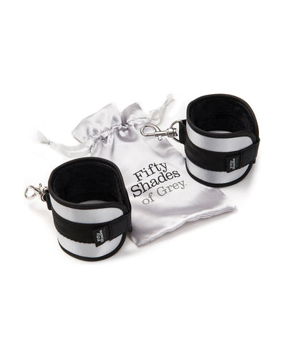50 Twarzy Greya Soft Handcuffs miękkie kajdanki zapinane na rzepy