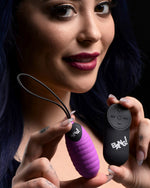 Wibrujące jajko 28X Ribbed Egg XR Brands